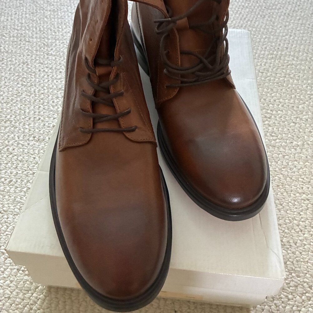 NEW in original box. GRAVITY POPE Men's leather 8 eye ankle boot. Sz 43EU/9US